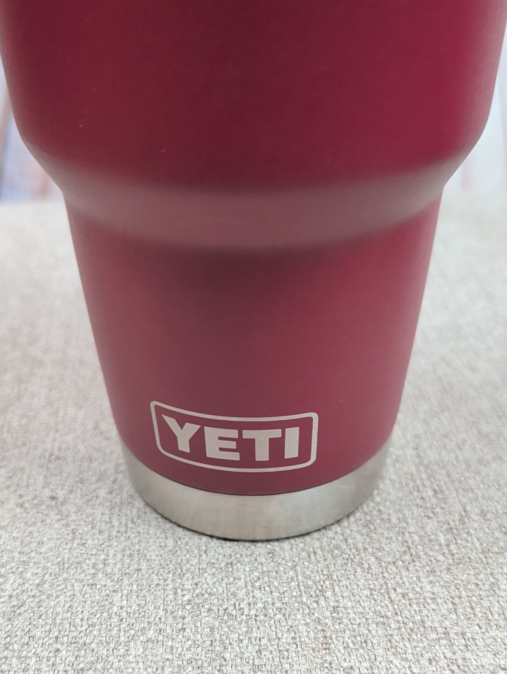 YETI Rambler Tumbler 30 Oz Red - Picture 2 of 6